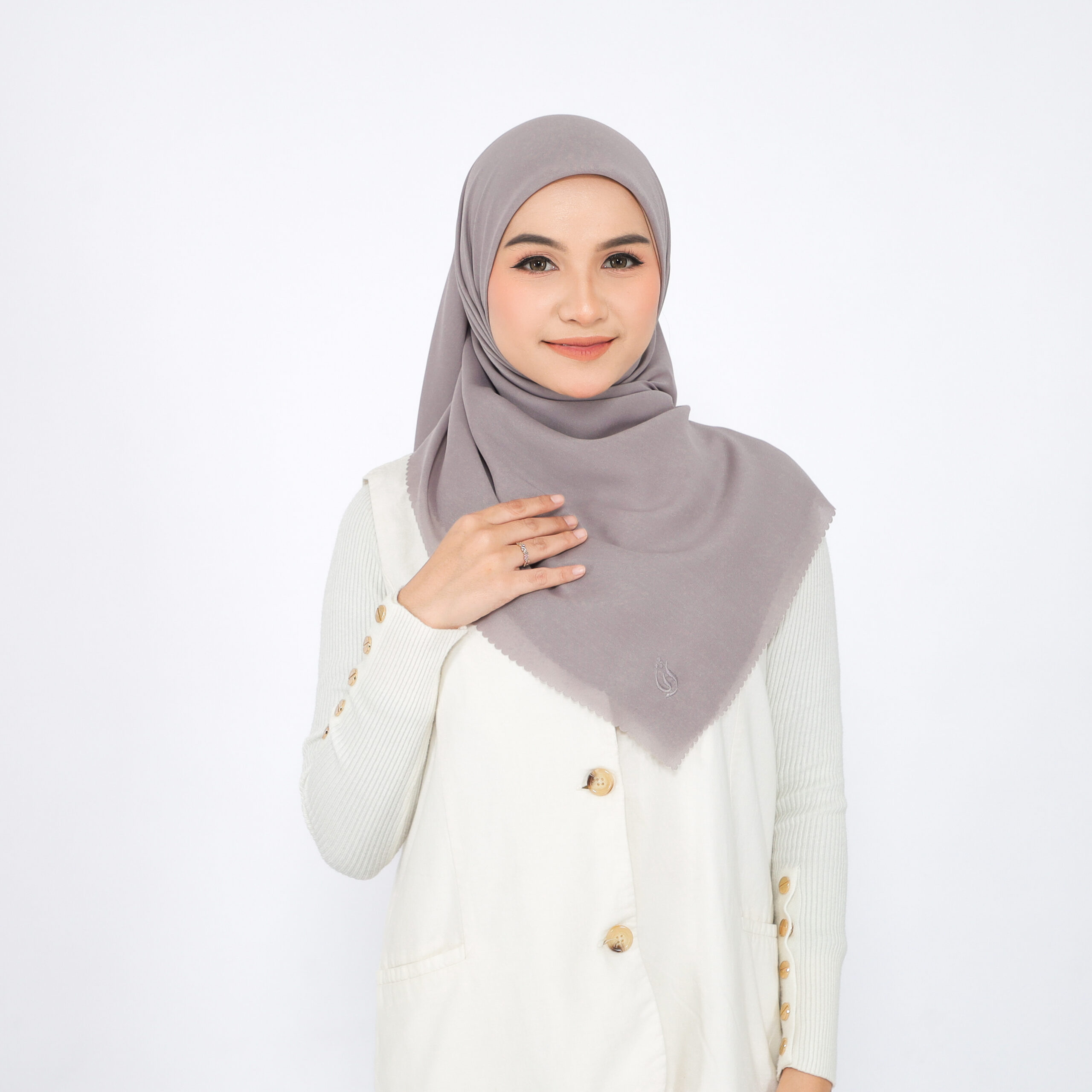 RASHAAD Haya Classic Hijab Segi Empat Paris Laser Cut — view 7