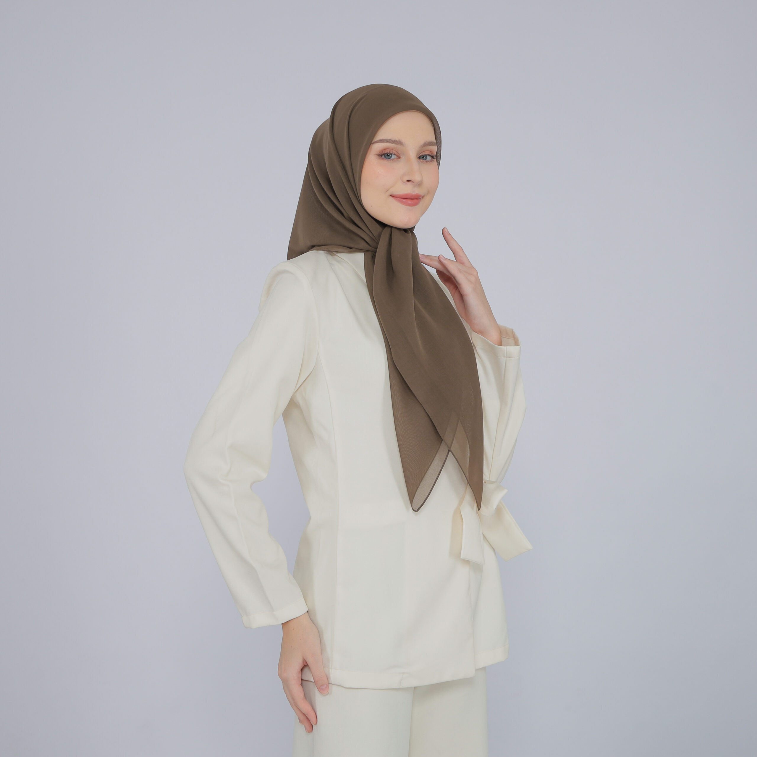 RASHAAD Haya Essential Hijab Segi Empat Paris Jepang — view 5